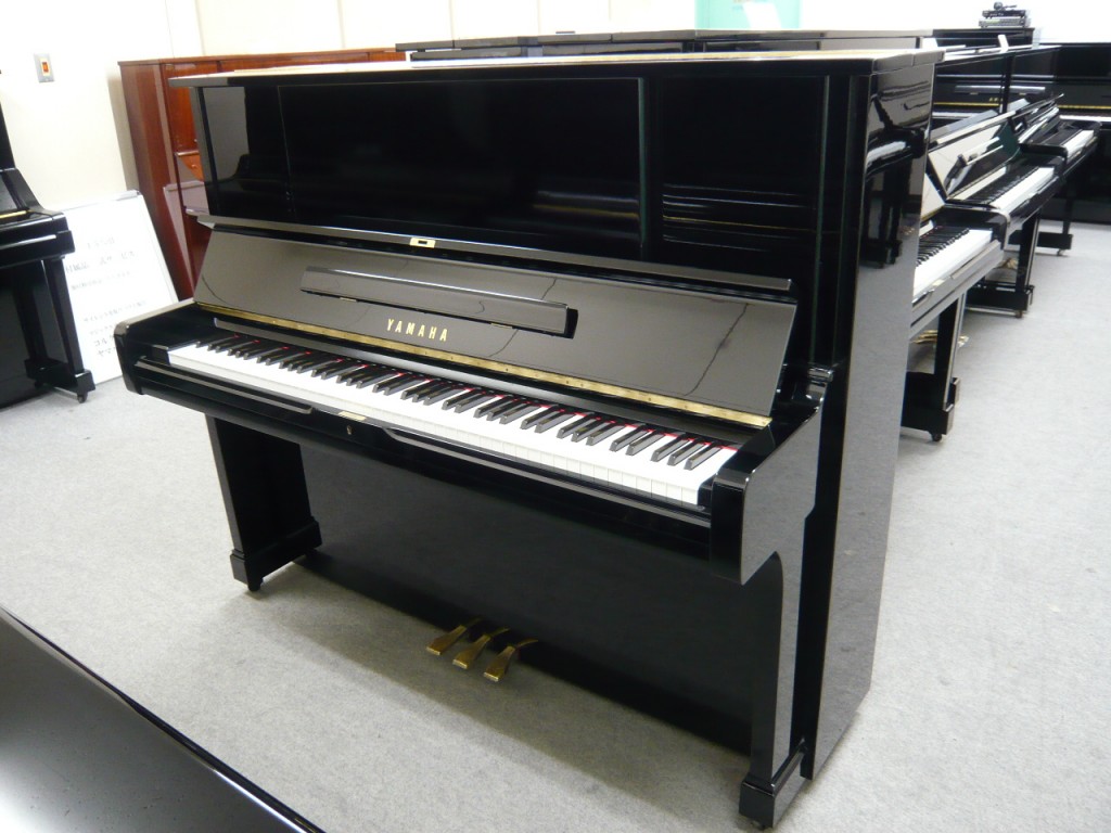 Đàn Piano Yamaha UX2