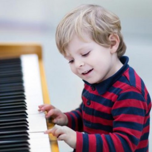 Hướng dẫn chi tiết cách chọn đàn piano cho trẻ