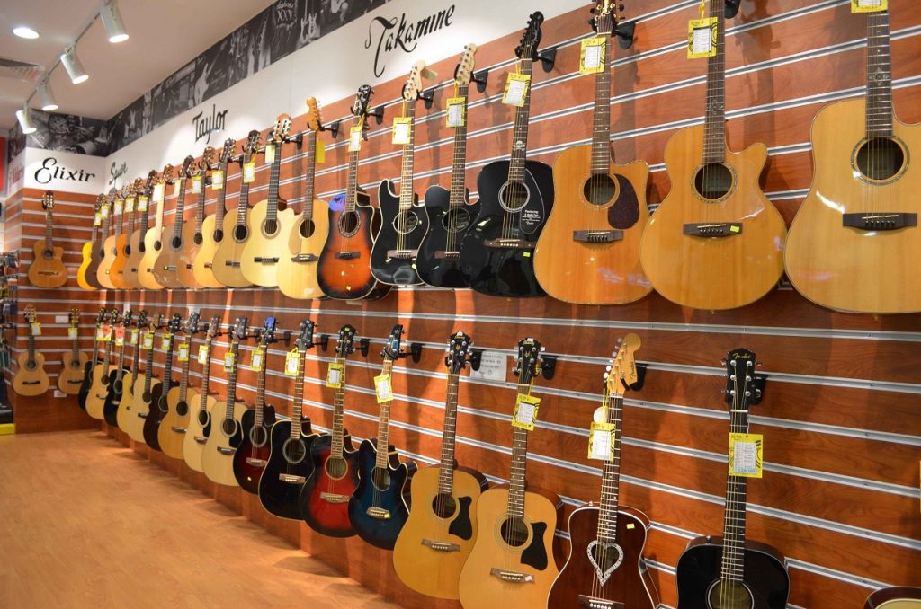 Những cây đàn guitar giá rẻ dành cho sinh viên